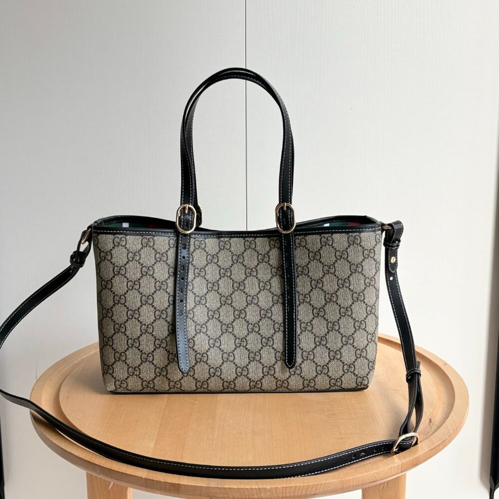Gucci GG Emblem series medium tote bag beige black edge